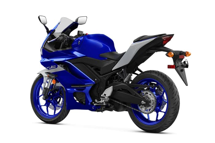 YAMAHA R3